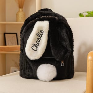 Sac à dos lapin noir avec nom personnalisé - Sac en peluche personnalisé pour enfants, adolescents ou filles, joli sac de voyage ou cadeau d'école