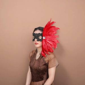 Elegant Black Lace Mask with Red Feathers - Perfect for Women’s Masquerade Ball, Costume Party, or Special Occasion