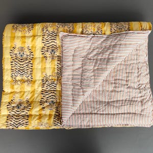Soft Comforter Block Print Quilt, Handmade Animal Printed Queen Razai, Cotton Outdoor Traveling Blanket, winter warm Quilt Eco Friendly Gift