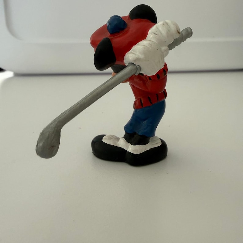 Bullyland Disney Musse Pigg Golfspelare Figur Handmålad Tillverkad i Tyskland 6,3 cm bild 3