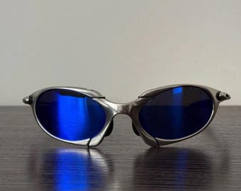 Rari occhiali vintage anni '90 in metallo argento/blu navy con fiamme e lenti nere per attività all'aperto, stile Giulietta e Romeo Cyber