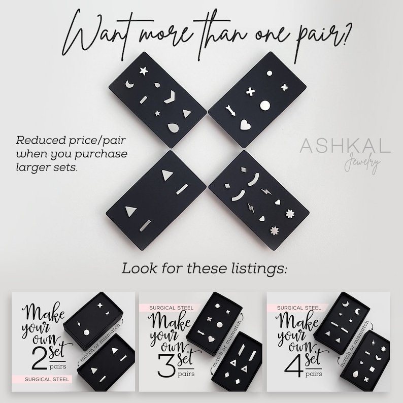 Op de afbeelding: Vier zwarte doosjes met zilveren oorbellen. Elk doosje bevat een andere set oorbellen. De doosjes zijn gelabeld met 'Make your own 2 set', 'Make your own 3 set', 'Make your own 4 set' en 'ASHKAL Jewelry'.