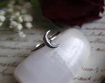 Waning Moon Ring - Sterling Silver Ring