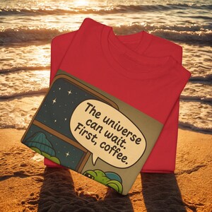 Camiseta divertida de café espacial – Camiseta de astronauta con geco y rana – Regalo de meme de ciencia ficción – Camiseta con gráfico del espacio exterior