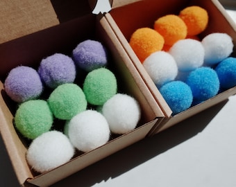 18 Plush Pom Pom Balls in Gift Box | Quiet Cat Toy Balls Set | Low Noise Indoor Kitten Toys | Colourful Cat Enrichment | Gift for Cat Lovers