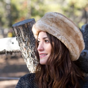 Ladies Sheepskin Hat-Diplomat