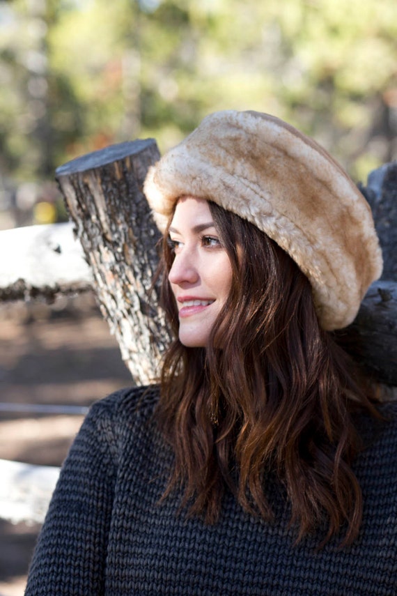 WOMEN\'S SHEEPSKIN HAT, small, size 7. Ladies Sheepskin Hats | Custom Shearling HeadwearThe Sheepherder main image 3