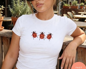 T-shirt ou débardeur bébé coccinelle rétro, chemise graphique vintage insecte insecte, haut court esthétique des années 2000 des années 90, tenue d'été mignonne pour les amoureux de la nature