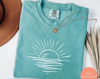 Comfort Colors® Sun Shirt, Artistic Sunset T-shirt, Coastal Beach Tee for Women, Summer Vacation Shirt, Relaxed Fit Sunshine Top