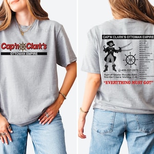 Chemise Empire ottoman du capitaine Clark, t-shirt graphique vintage de magasin de meubles de pirate rétro, t-shirt drôle d'humour de vacances recto-verso image 4