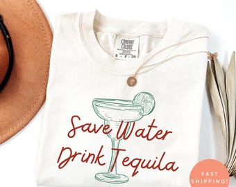 Maglietta Comfort Colors® "Save Water Drink Tequila", maglietta divertente con margarita, maglietta per gli amanti della tequila, regalo per addio al nubilato, maglietta con grafica per bere in estate