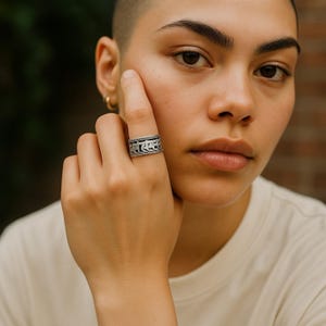 Buddha of compassion Tibetan Silver Ring
