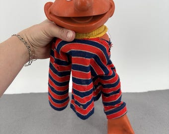 Marioneta de mano de Ernie de Barrio Sésamo, estilo años 70, de plástico duro, cabeza y manos. LEER