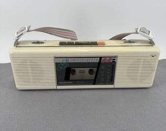 Radiocasete portátil Color Tunes Sound Design blanco de los años 80, modelo 4617, con correa, estilo punk.