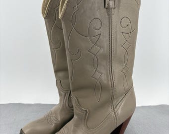 Botas vaqueras vintage Acme, tacón de 7,6 cm (3"), modelo 8818, talla 7 M de mujer, cuero color camel.