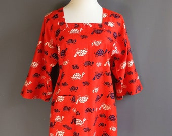 1970s turtle novelty print tunic blouse, Design house japan apron top, open back smock