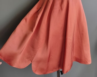 1950s scalloped hostess skirt, balletcore ballet core, coral terracotta satin with netting underskirt, small size