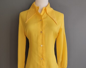 1970s dagger collar yellow rayon blouse, deadstock new old stock, small to medium size