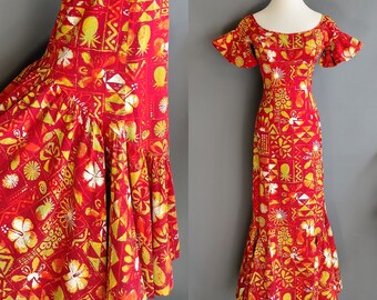 1950s-early 1960s Alfred Shaheen, holomu'u mermaid dress, pineapple and hibiscus novelty print cotton gown holomu holomuu, small size