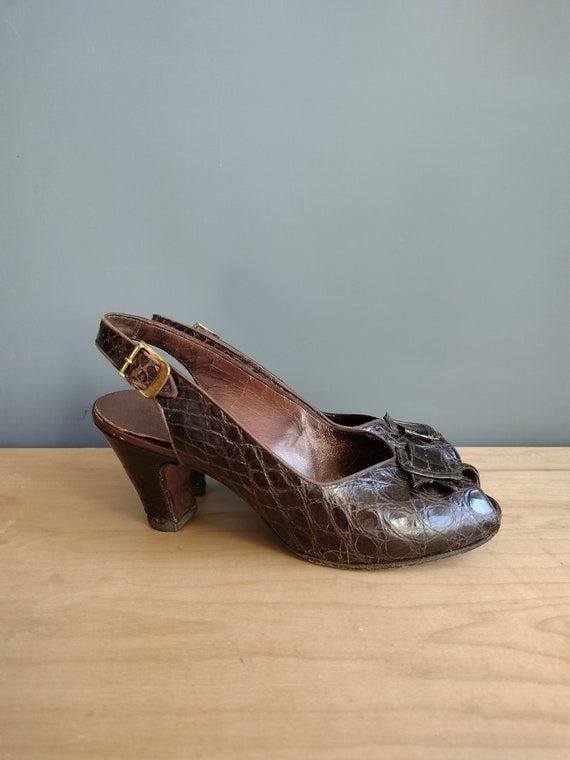 size 6 - 1940s alligator leather slingbacks with … - image 1