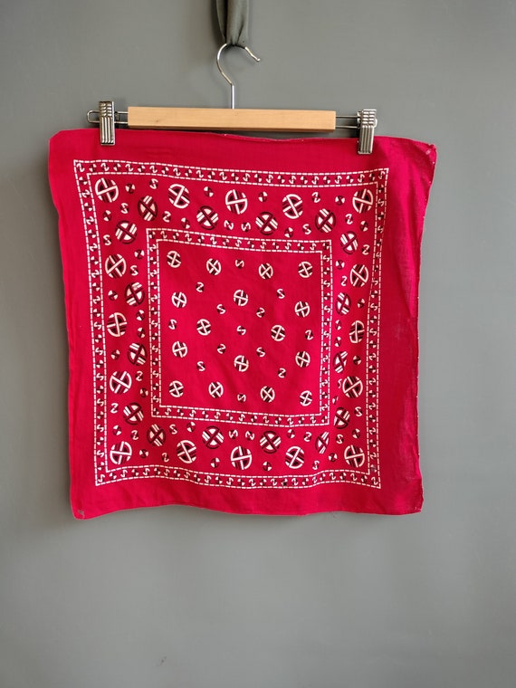 1950s art deco red bandana, early bandanna