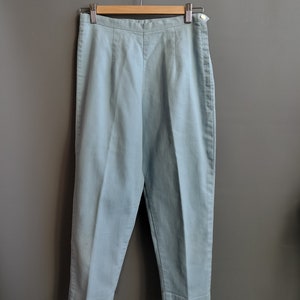 1960s stretch denim pants, mid-calf capris, medium size light blue image 5