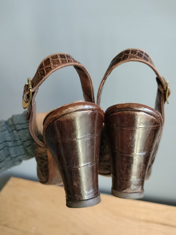 size 6 - 1940s alligator leather slingbacks with … - image 6