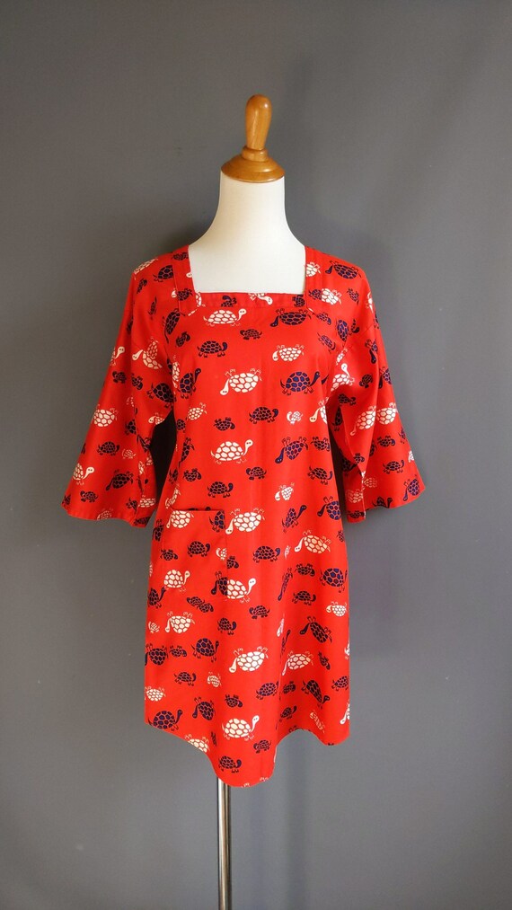 1970s turtle novelty print tunic blouse, Design ho