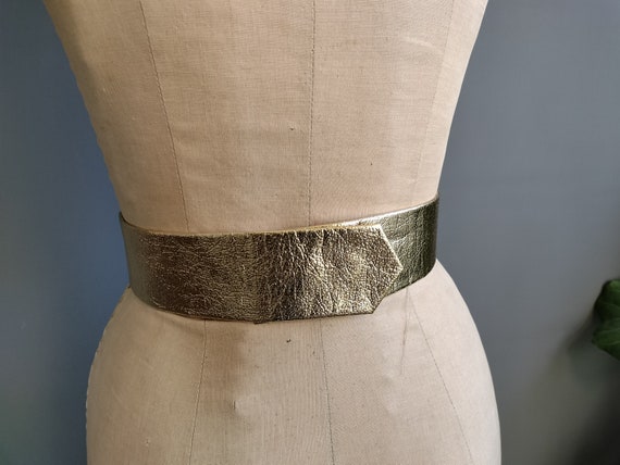 sm-med - 1950s shiny gold metallic belt with red … - image 4