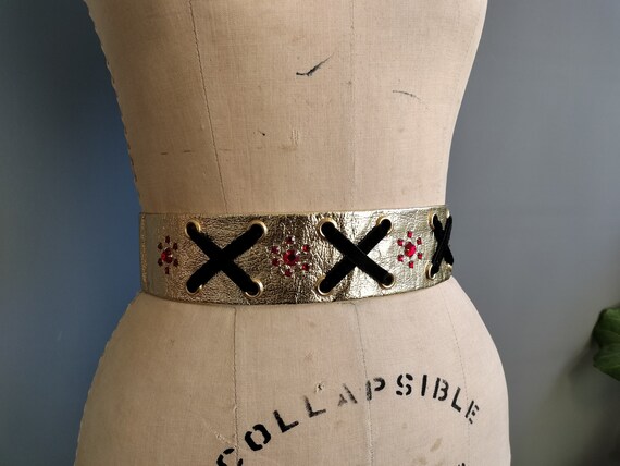 sm-med - 1950s shiny gold metallic belt with red … - image 1