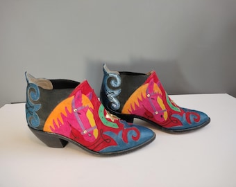 size 7.5m 1990s Zalo purple "horsies" short boots, rainbow leather suede chelsea booties, western cowboy cowgirl horse, Paradox