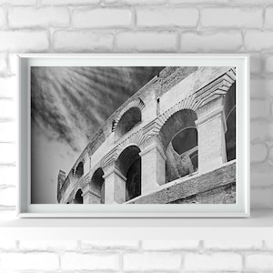 Poster turistico del Colosseo in bianco e nero, decorazione murale di Roma, fotografia architettonica monocromatica di belle arti per gli amanti dei viaggi, regalo d'arte extra large