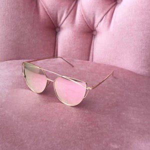 Vintage , Retro Style Metal Frame Pink Mirror Lens Sunglasses - Limited Stock.
