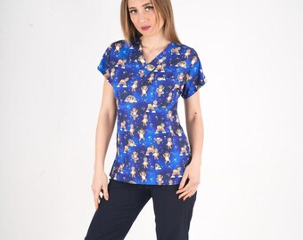 Blusa médica con estampado de unicornio perezoso y pantalones azul marino para mujer, tejido elástico, ideal para profesionales de la salud.