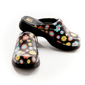 Colorful Floral Medical Clogs for Women – Black Orthopaedic Leather Slip-On Platform Shoes for Nurses, Aestheticians & Teachers