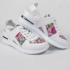 Zapatillas ortopédicas para mujer con estampado de unicornio rosa: divertidas zapatillas de enfermera para el trabajo con suela suave y un diseño inspirador.
