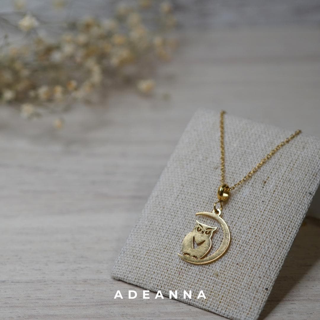Collar Buho Sabio - Colgante de búho y Luna creciente - Acero Inoxidable bañado en Oro