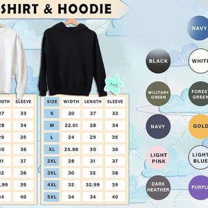 以下が含まれることがあります： 白いスウェットシャツと黒いパーカーがハンガーに掛けられています。サイズチャートには、幅、長さ、袖の寸法がcmで表示されています。カラーオプションには、黒、白、ネイビーなどがあります。