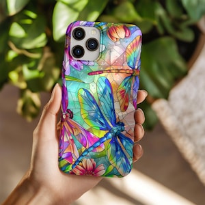 Funda personalizada para iPhone 13, 14, 15, 16 y 17 con diseño de libélula en vitral, mosaico de libélula, imitación de vitral, personalizable con nombre.