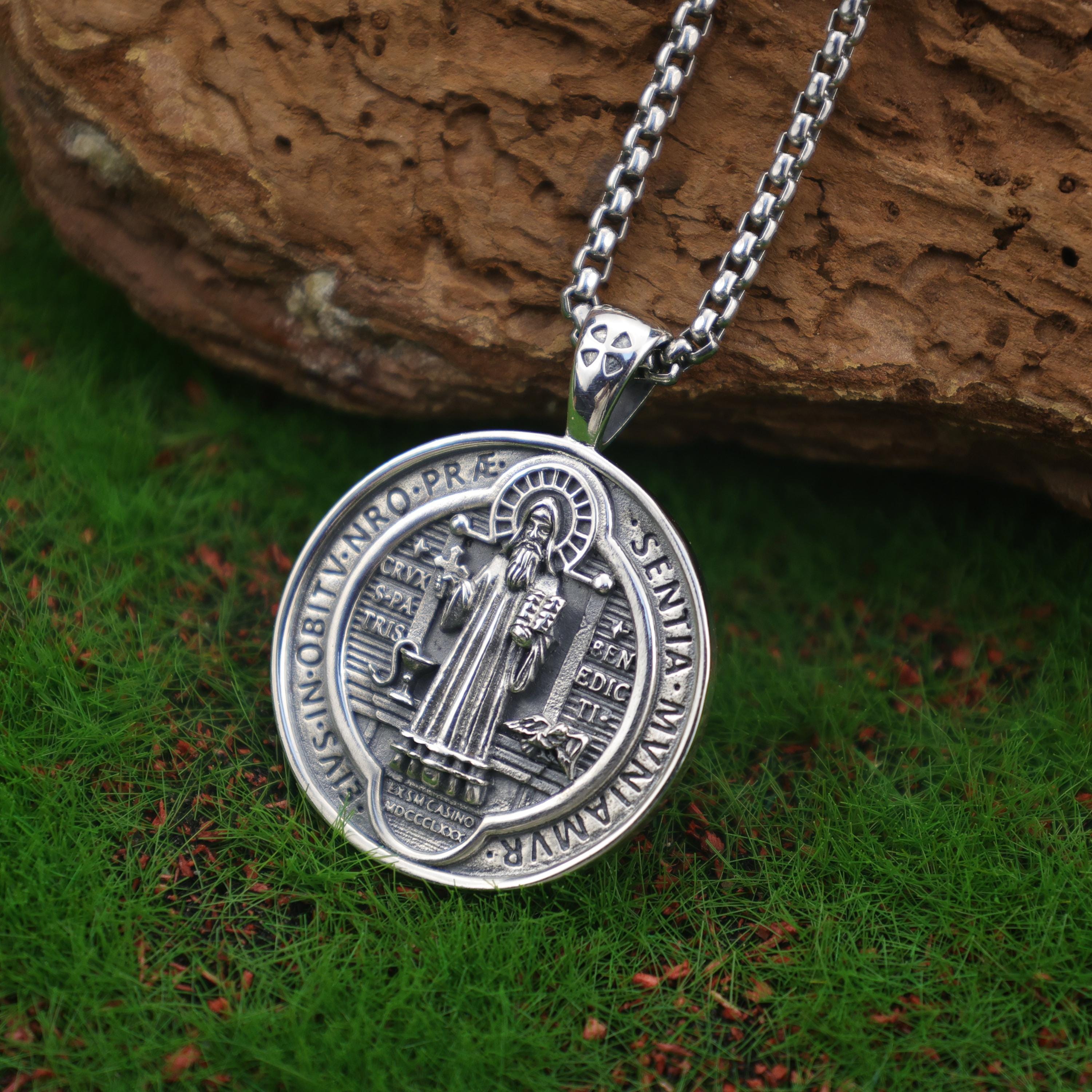 Collana con ciondolo a forma di medaglione di San Benedetto a doppia faccia in argento sterling 925, 15 mm, in scatola - Italia