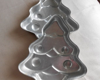 2 ALUMINUM Cake PANS Sturdy Decorated Christmas Tree Shape Baking Finds Gently Used Bakeware Vintage Kitchen, 9" sq 1.5" Deep  Ez Care Clean