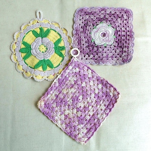 Potholders Purple & Lavender Roses Geo Designs 1940s Preowned Table Wall Decor