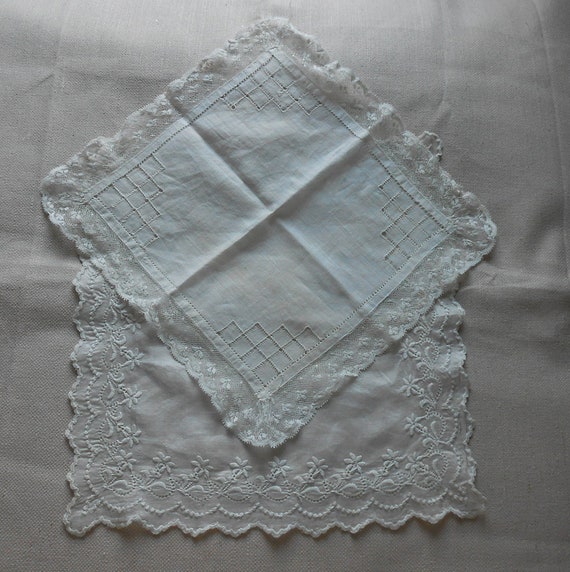 8 WHITE LINEN HANKIES Lot, Detailed Embroidery Design… Gem