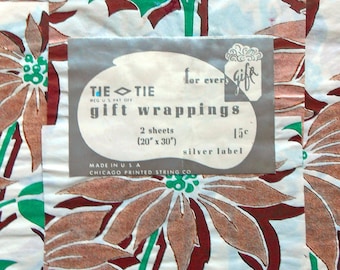 Christmas Poinsettia Gift Wrap  Tie-Tie Paper 4 Full Sheets + 1 Partial 1950s USA