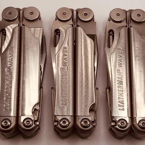 Leatherman WAVE Multitool usato: EDC con 16 utensili, finitura argento