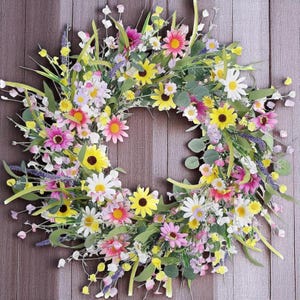 Colorful Spring Flower Wreath – Handmade Door Decor with Wildflowers & Daisies – Cheerful Floral Wreath for Home or Gift