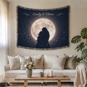 Tapisserie murale lune mère et enfant / Art mural en tissu - Art de nuit céleste tissé de qualité supérieure, cadeau personnalisé pour la fête des Mères