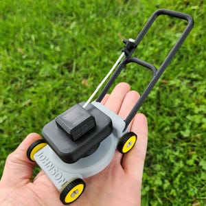 Mini 1/10th Scale Lawn Mower With Pull Start and Rolling Wheels
