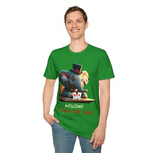 Camiseta unissex com elefante brincalhão | Camiseta engraçada de jogo de cartas, presente para jogadores, roupa casual, roupa de festa, presente para amantes de animais