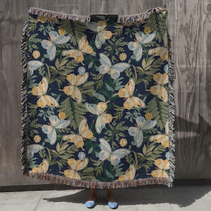 Dark Academia Green Throw Vintage Style Quilt & Cozy Picnic Blanket for Cottagecore Decor tapestry Butterfly flowers Woven Blanket gift